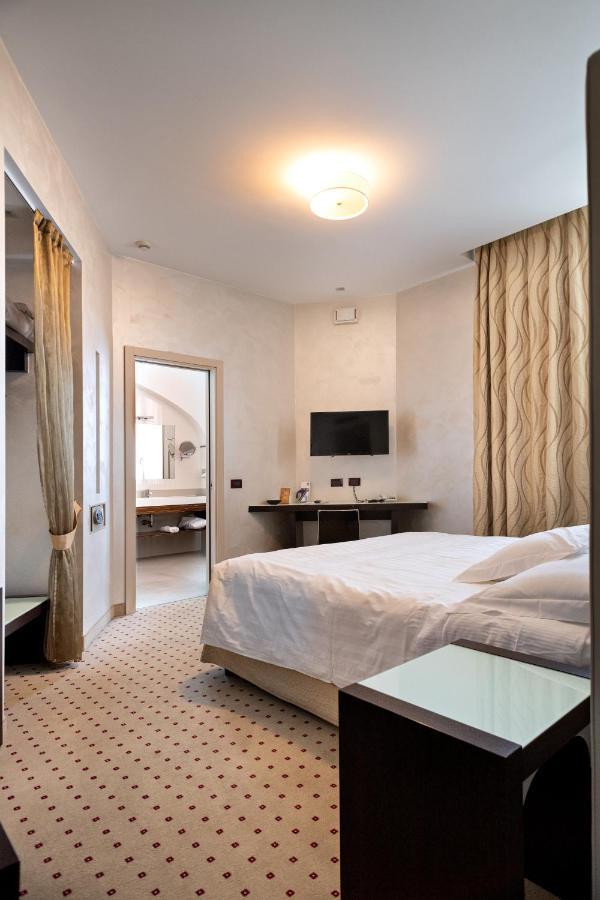 Hotel La Cartiera วิญโญลา ภายนอก รูปภาพ