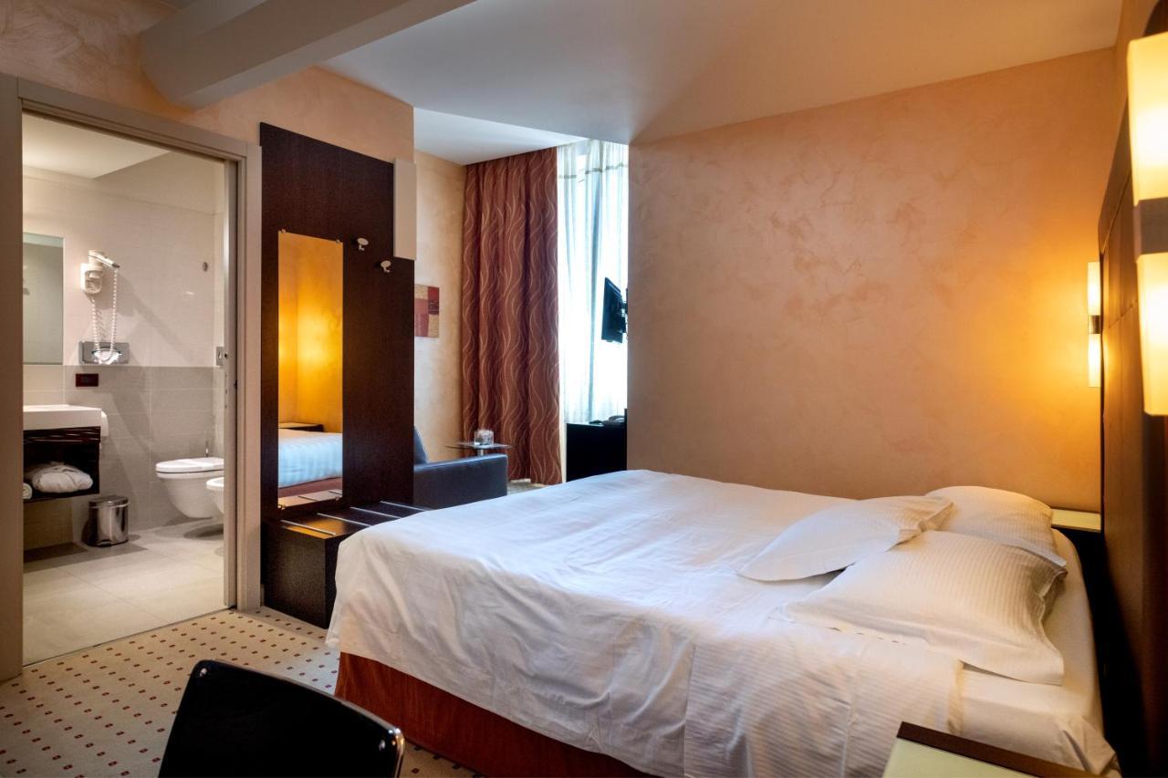 Hotel La Cartiera วิญโญลา ภายนอก รูปภาพ